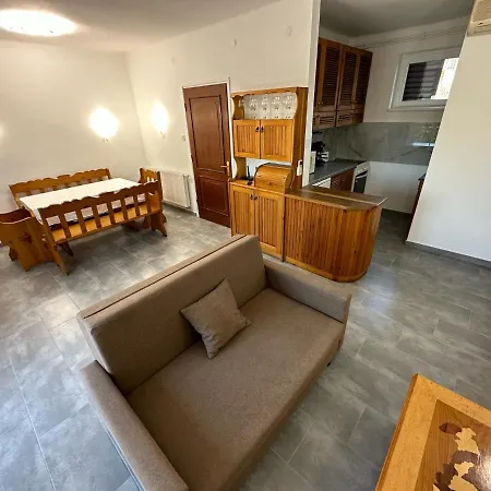 Hangulatos Balaton Parti Nyaralo *