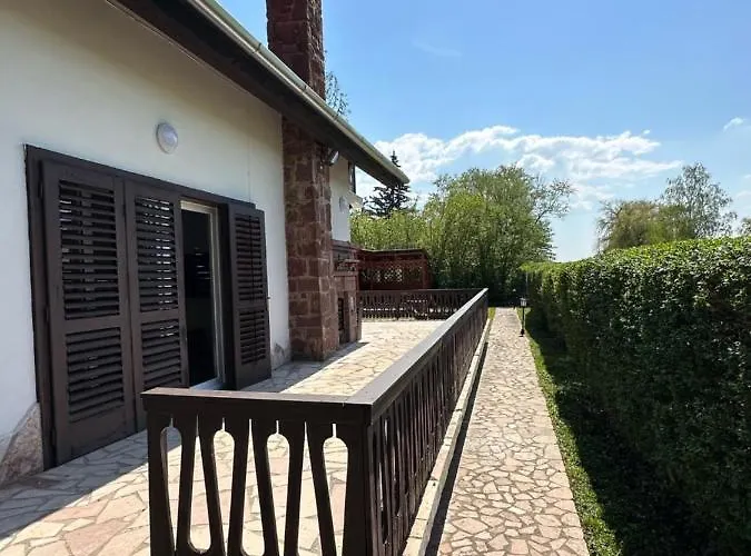 Hangulatos Balaton Parti Nyaralo Дом отдыха *
